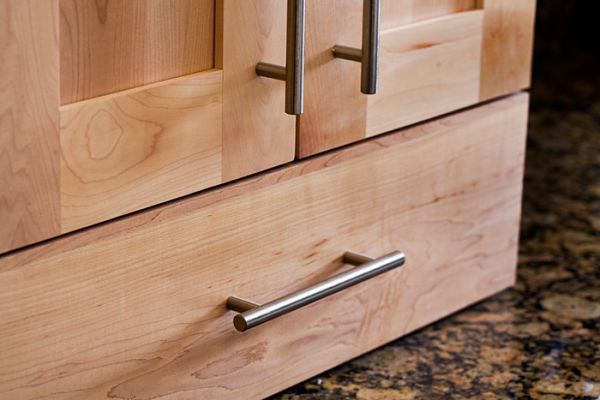Tips for Selecting Knobs and Pulls for Cabinet Doors and Drawers