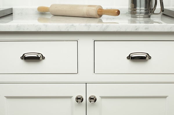 Tips For Selecting Knobs And Pulls For Cabinet Doors And Drawers