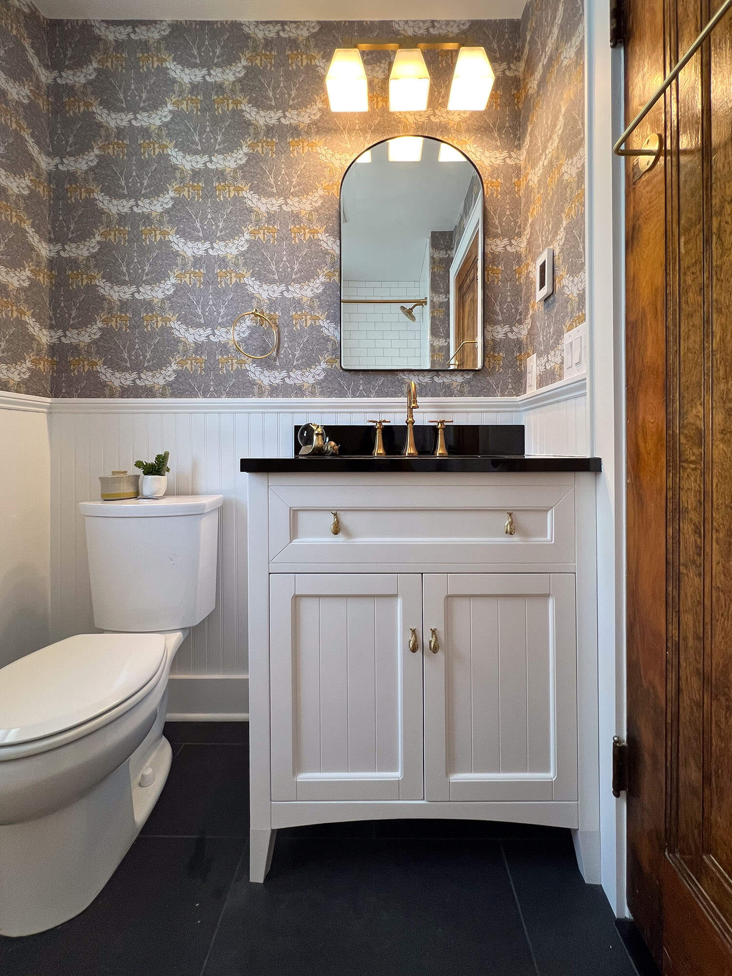 mcclurg-remodeling-bathroom-vanities-and-storage-1