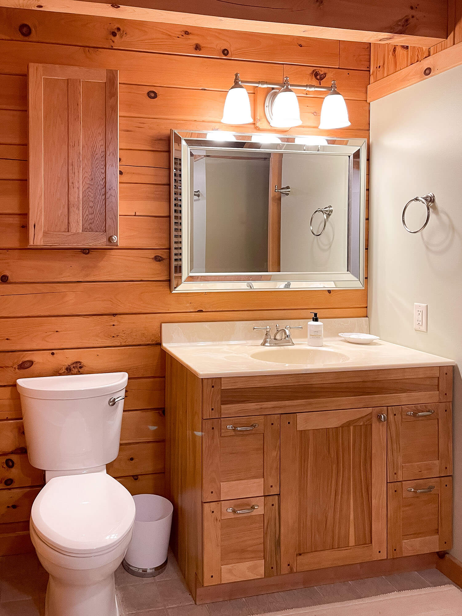 mcclurg-remodeling-bathroom-vanities-and-storage-11