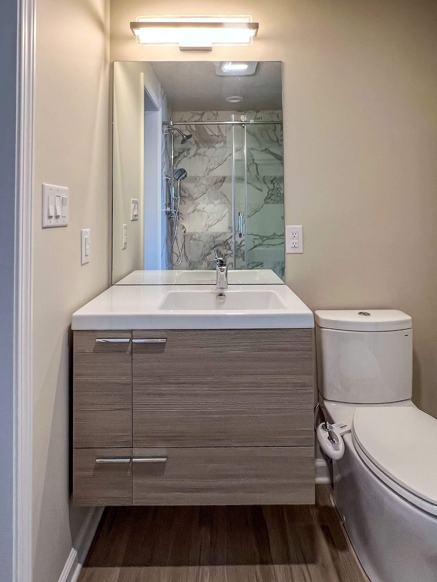mcclurg-remodeling-bathroom-vanities-storage-20