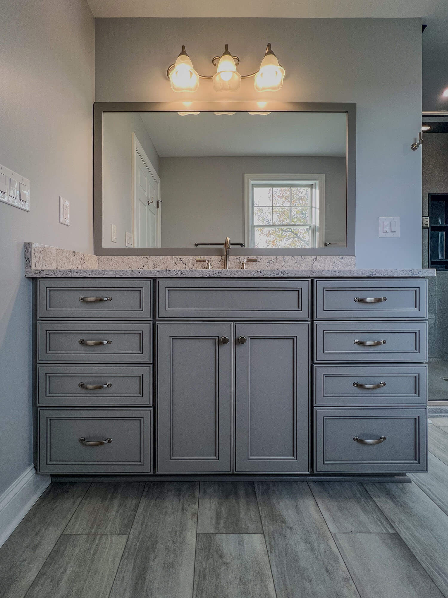 mcclurg-remodeling-bathroom-vanities-storage-21