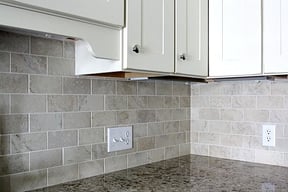cambria-kitchen-countertop-and-glaze-porcelain-subway-tile