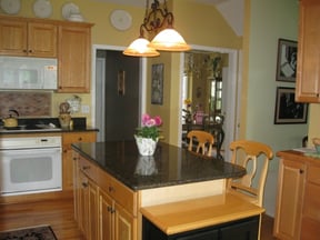 kitchen-makeover-with-quartz-countertops