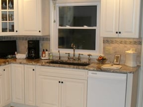 kitchen-with-undermount-silgranite-sink