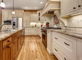 kitchen_with_task_lighting