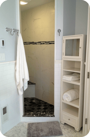 open_shelving_in_bathroom