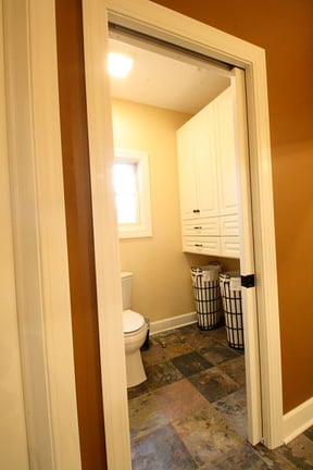 private_commode_room