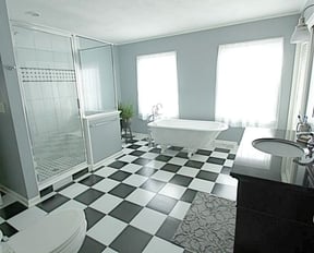 spacious-master-bath-with-walk-in-shower-and-soaking-tub