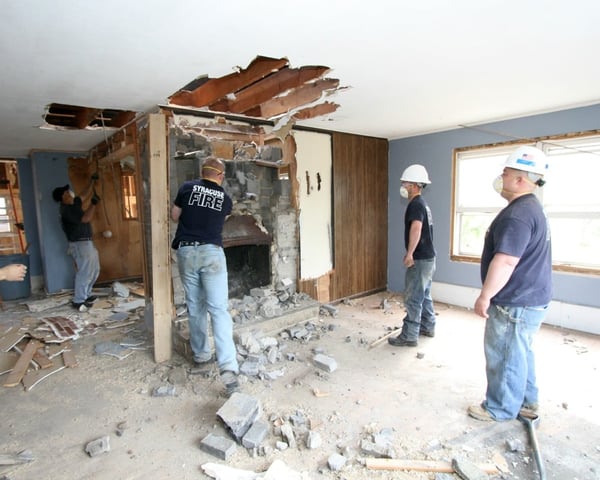 syracuse_firefighters_at_work