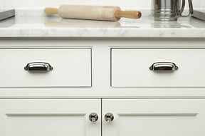 top-knobs-kitchen-island-with-cup-drawer-pulls