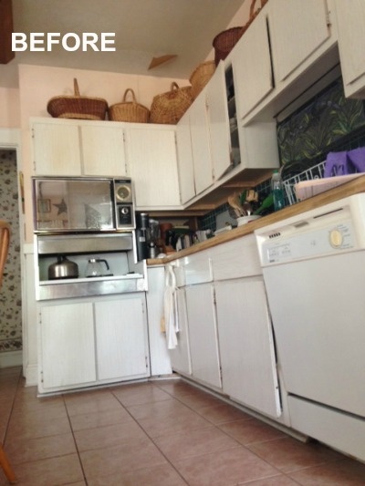 BEFORE: old kitchen appliances and cabinetry