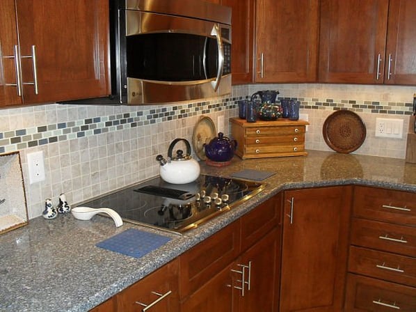kitchen backsplash tile with border