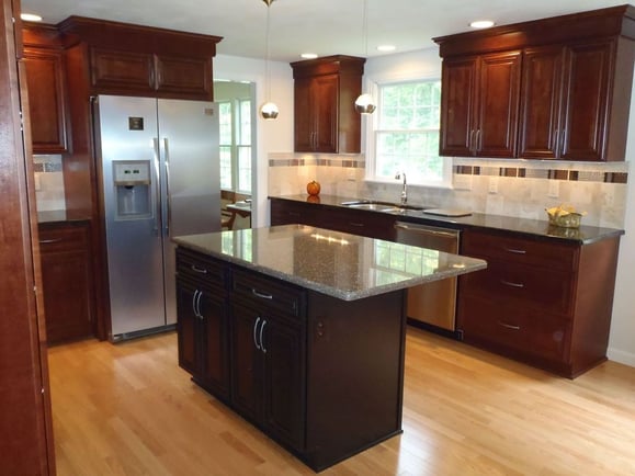 Kitchen-Island-with-Quartz-Surface.jpg