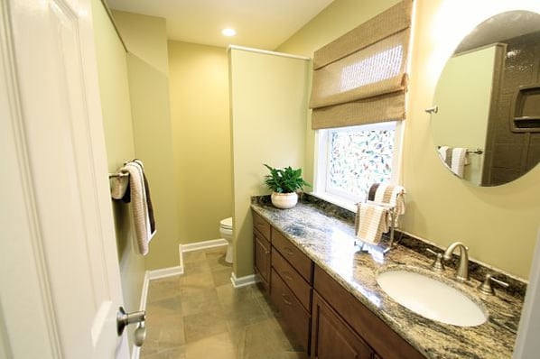 bathroom with privacy wall