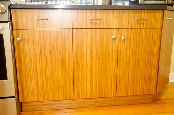 full access contemporary-style kitchen cabinets