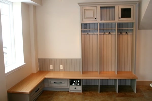 mudroom storage unit with bench