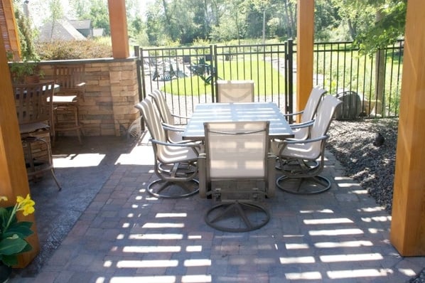 pergola dining area