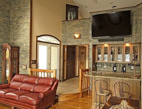 stone veneer walls