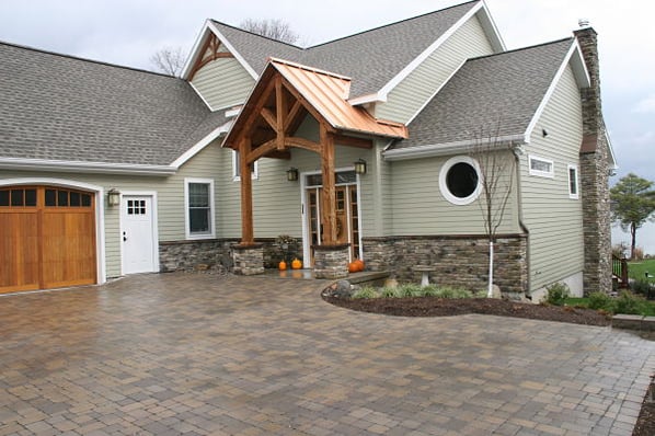 universal design lakefront home
