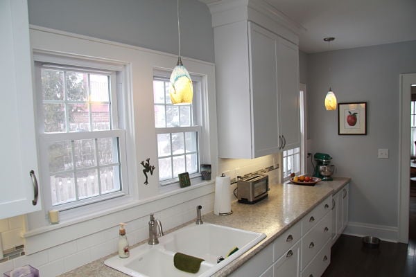 kitchen-with-natural-and-task-lighting