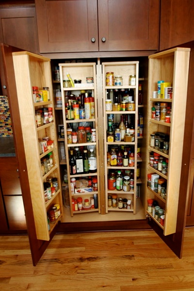 The homeowners enjoy cooking and are able to store supplies in a functional chef’s pantry cabinet that keeps items organized and accessible.